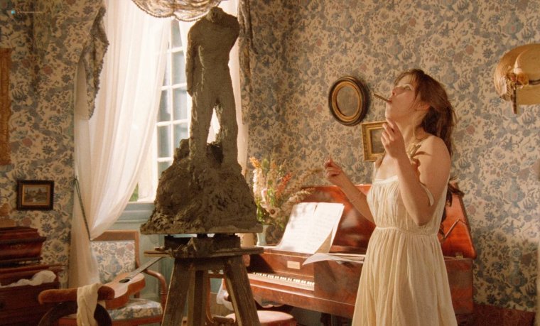 Софи Марсо в мини