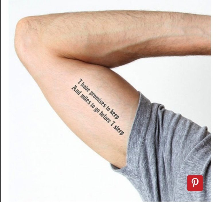 Надпись на бицепсе