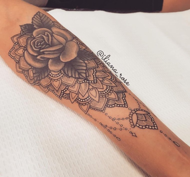 Тату на внутренней стороне руки