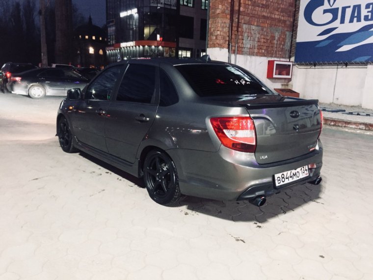 Лада Гранта спорт серая