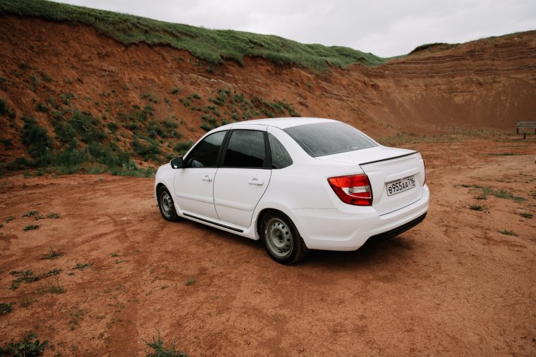 Лада Гранта 2д