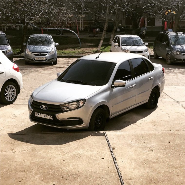 Лада Гранта фл 2020