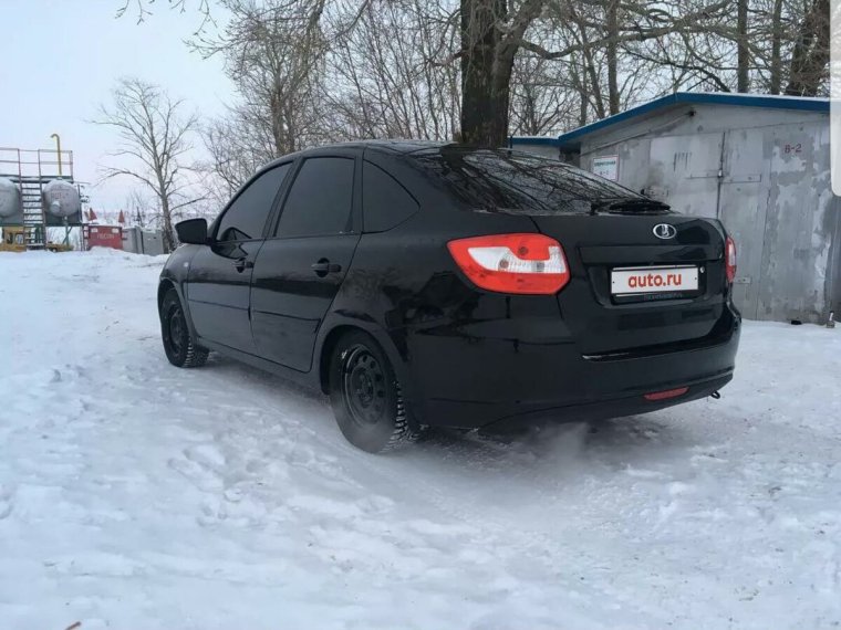 Лада Гранта лифтбек черная