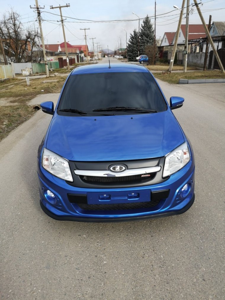 Лада Гранта спорт голубая Планета