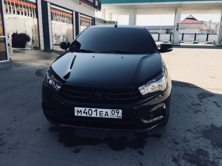 Лада Веста черная бункер