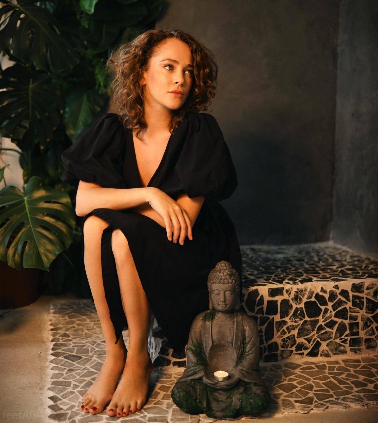 Аглая Тарасова feet