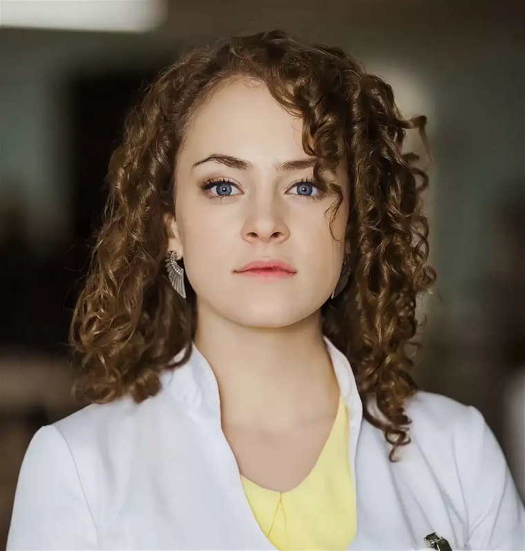 Дочь Ксении Раппопорт Аглая Тарасова