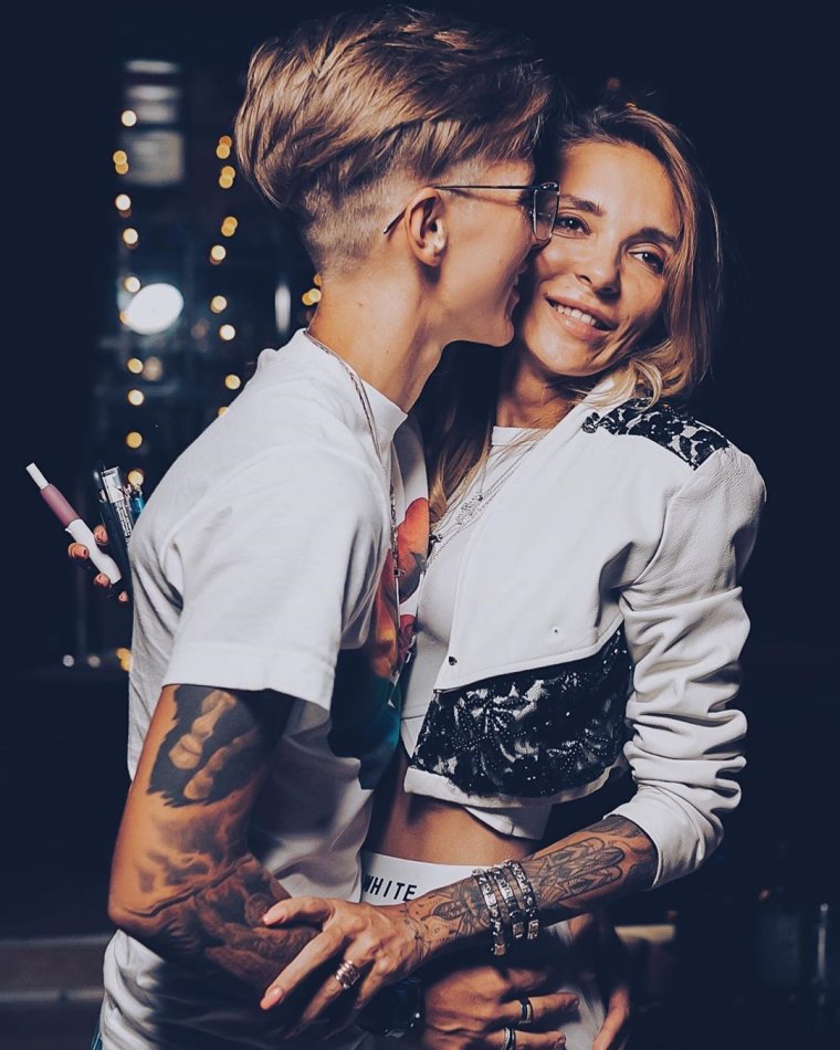 Ксения Милас пацанки