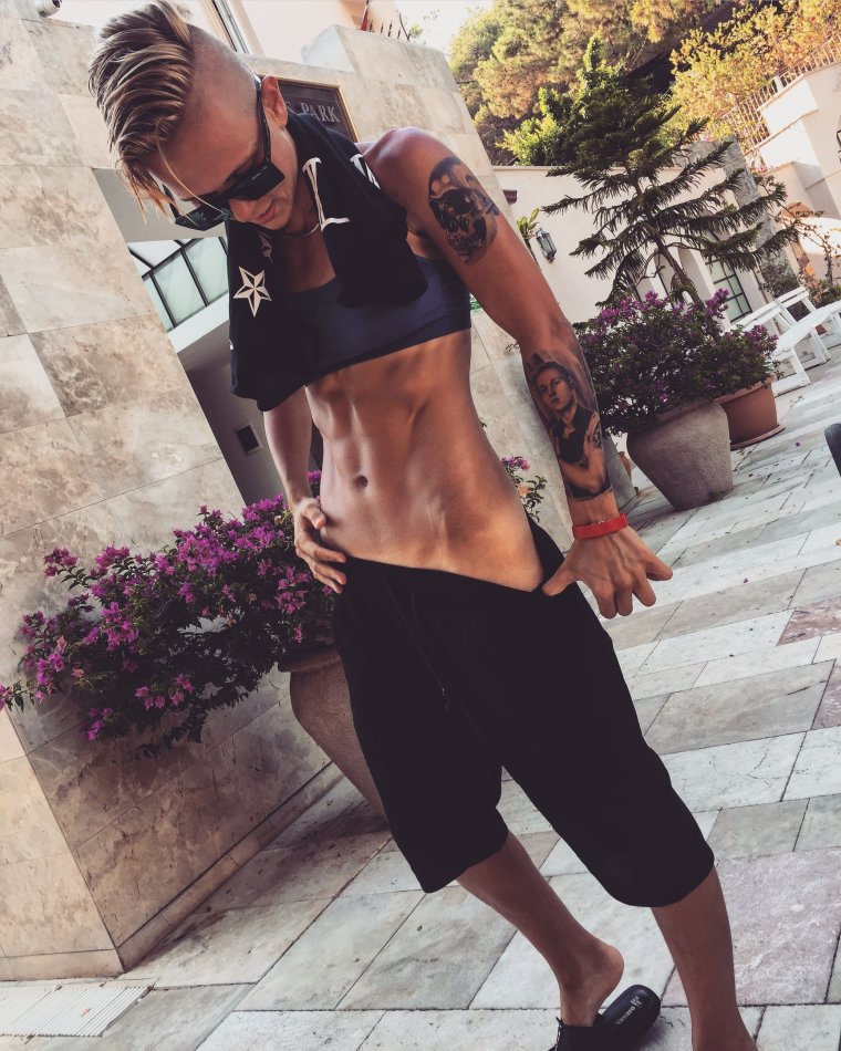 Ксения Милас фигура