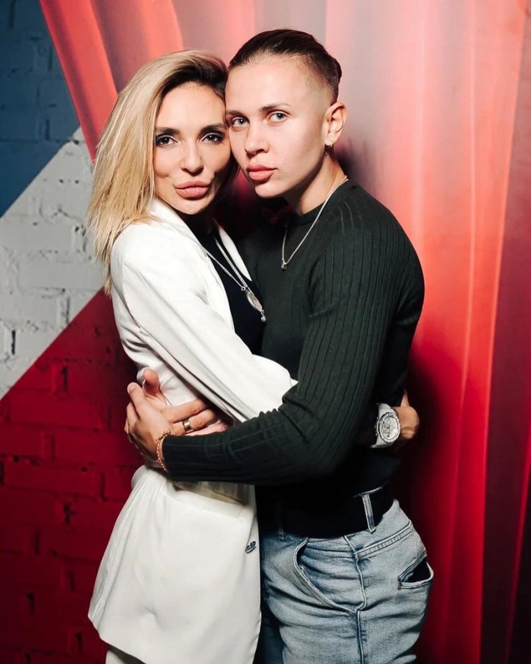 Ксения Милос