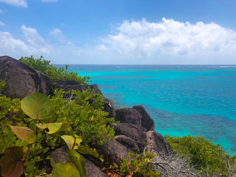 Провиденсия остров