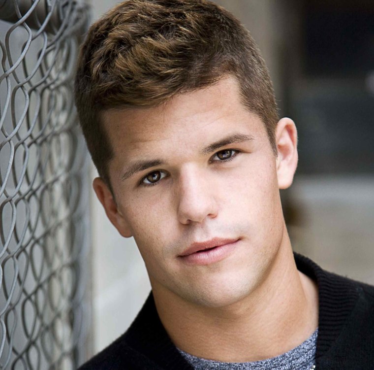 Чарли Карвер отчаянные домохозяйки