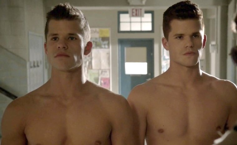 Волчонок Итан и Эйдан