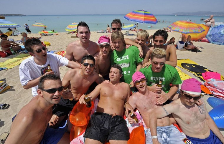 Пляжи Европы с людьми