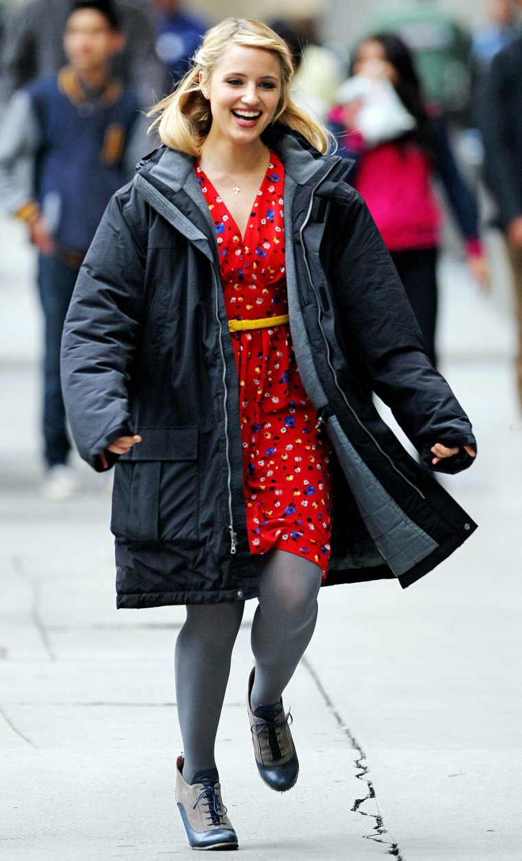 Дианна Агрон с фотоаппаратом