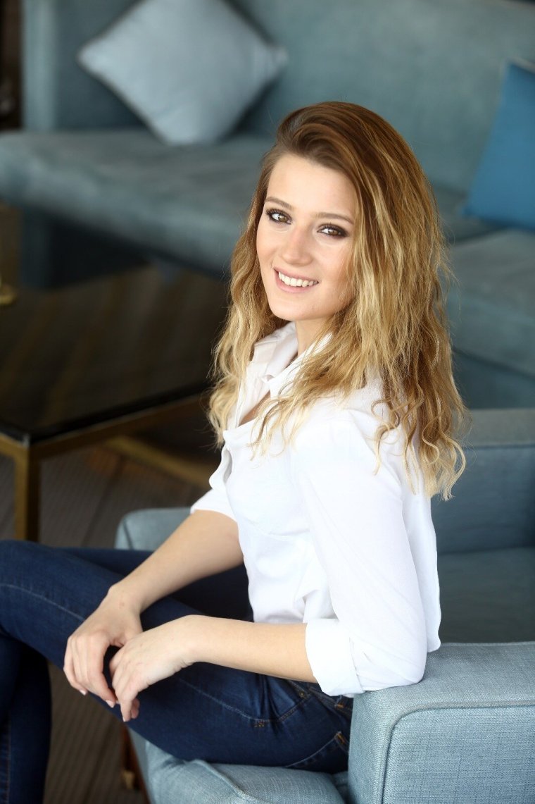 Актриса Гизем Караджа