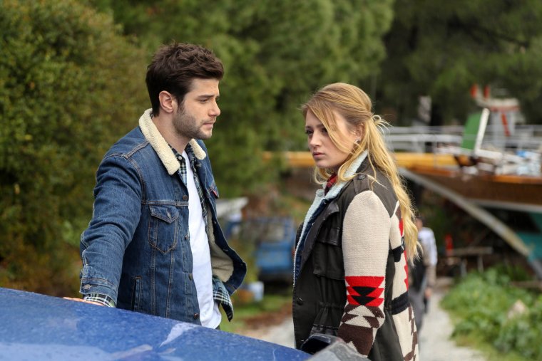 Берк Джанкат и Гизем Караджа