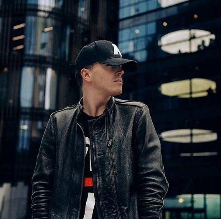 Арсений Попов