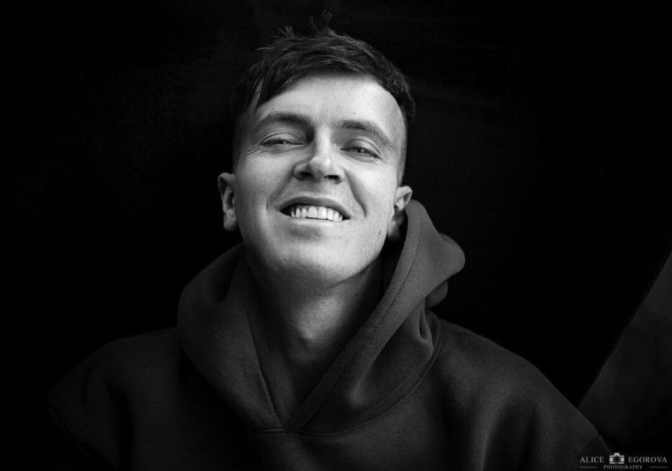 Арсений Попов фотосессия