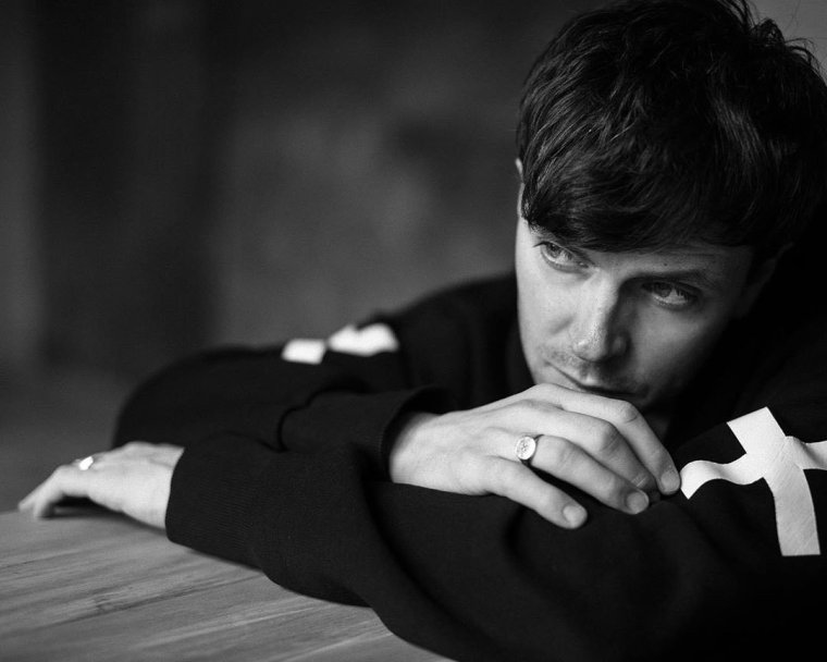 Арсений Попов фотосессия