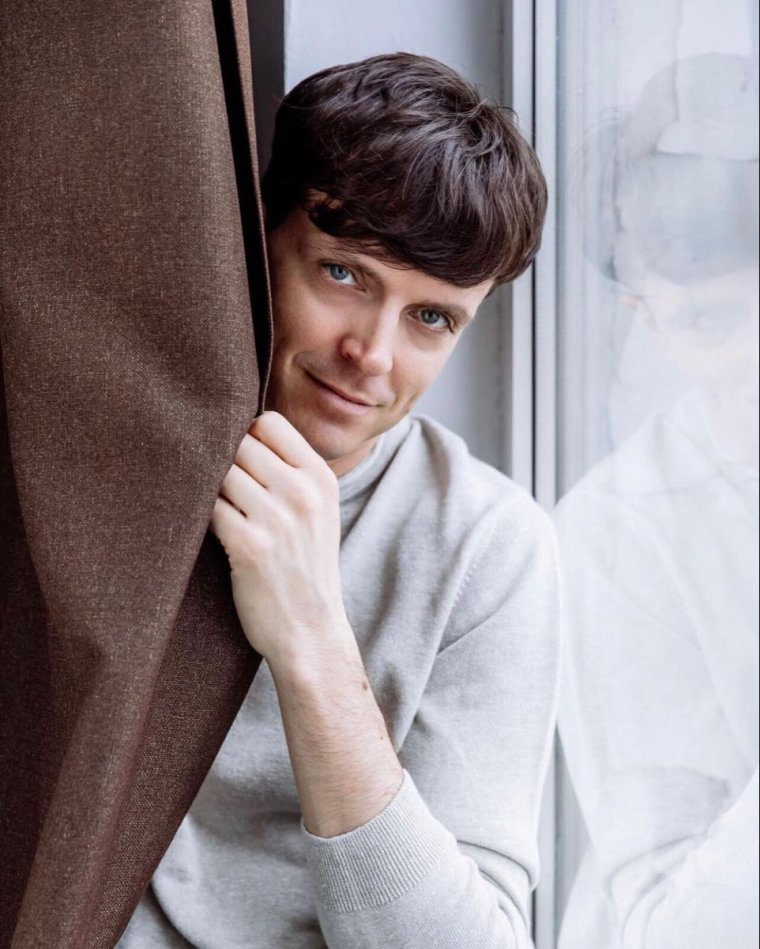 Арсений комик