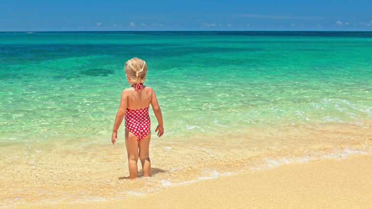 Дети на море