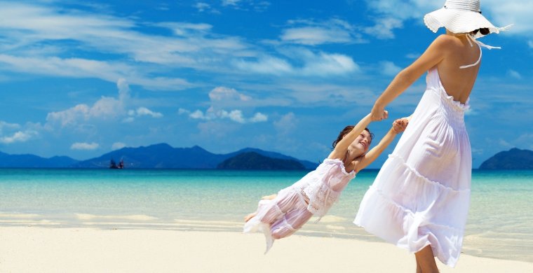 Мама на море