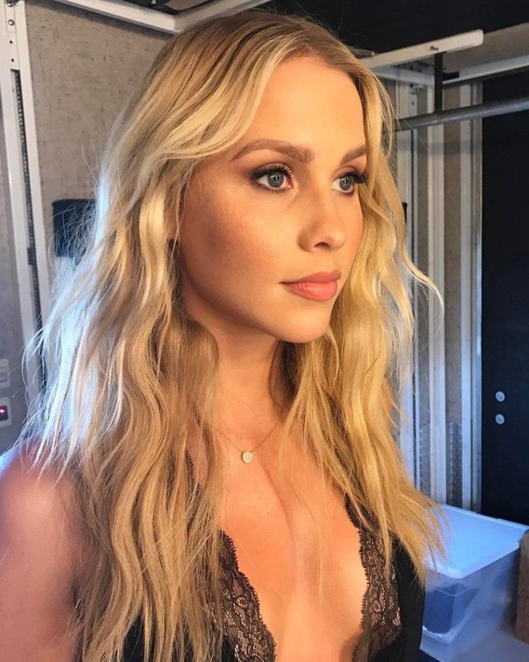 Клэр Холт Инстаграм