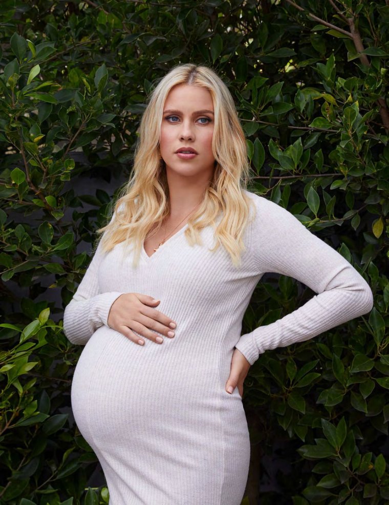 Claire Holt беременна