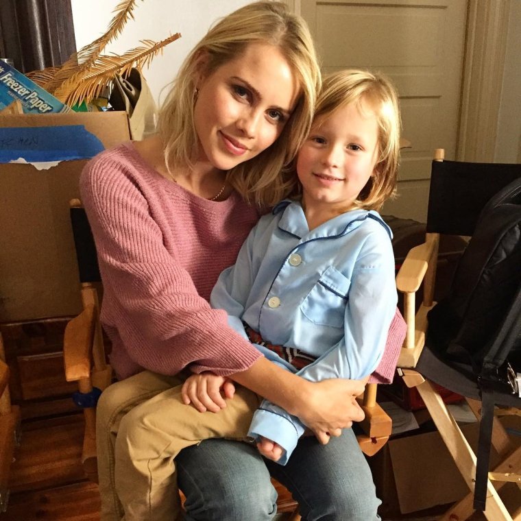 Клер Холт и её дети