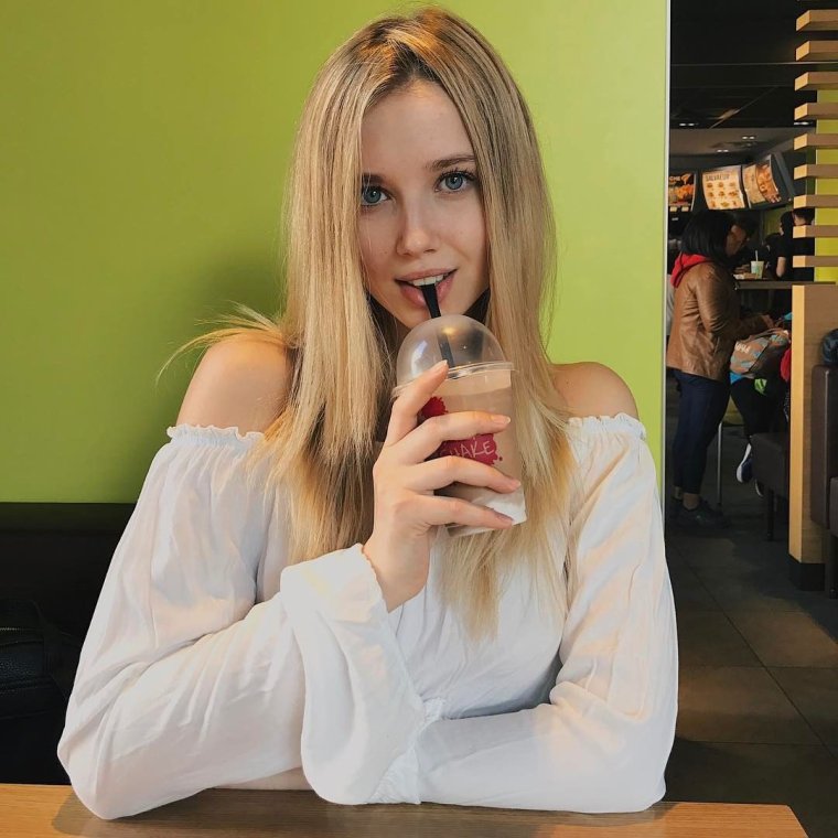 Полина Малиновская age