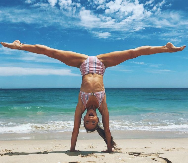 Дети море пляж гимнастика