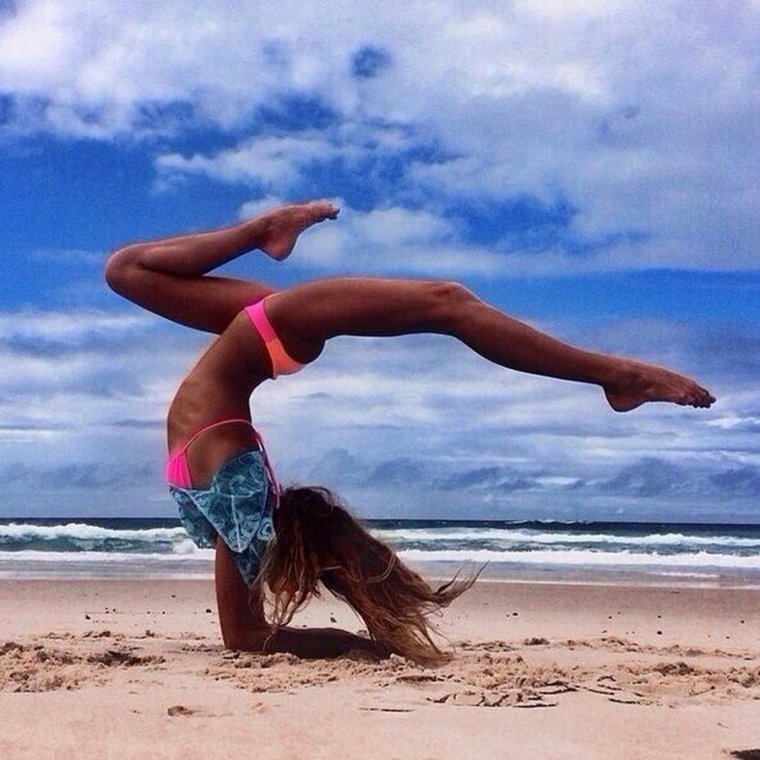 Шпагат на море