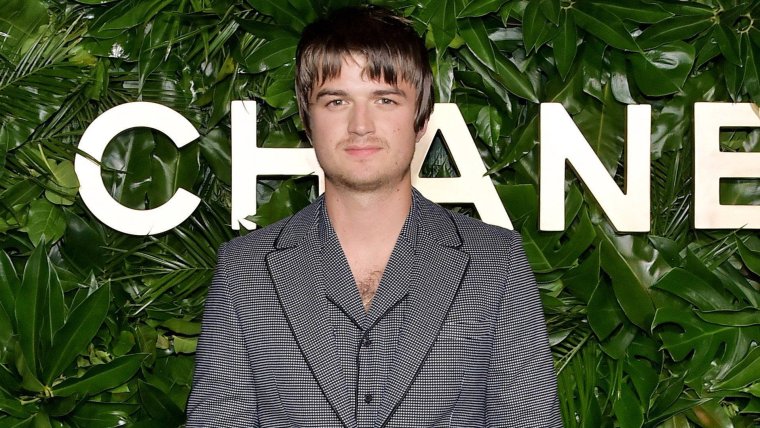 Джо Кири подстригся