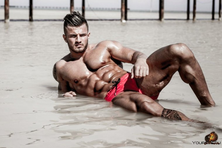 Тави Кастро качок пенис