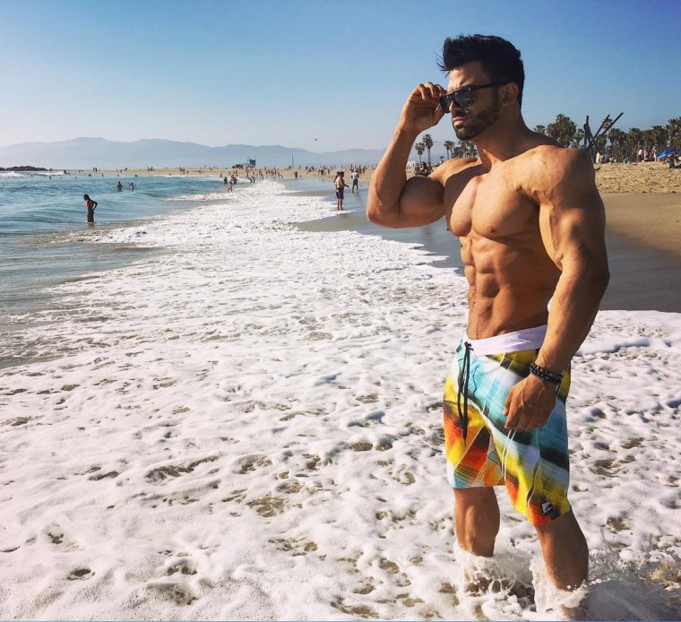 Сержи Констанс на пляже