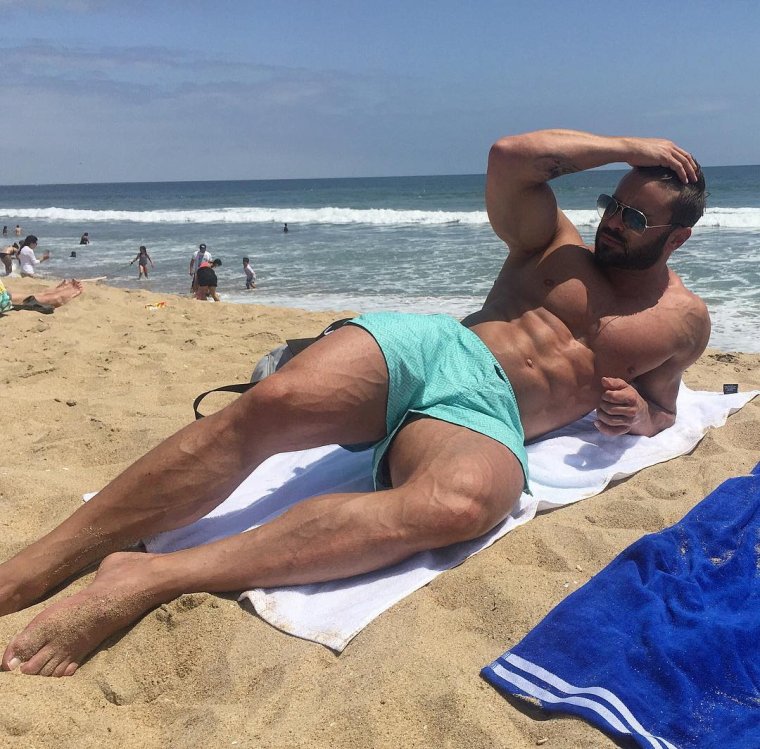 Качки на пляже