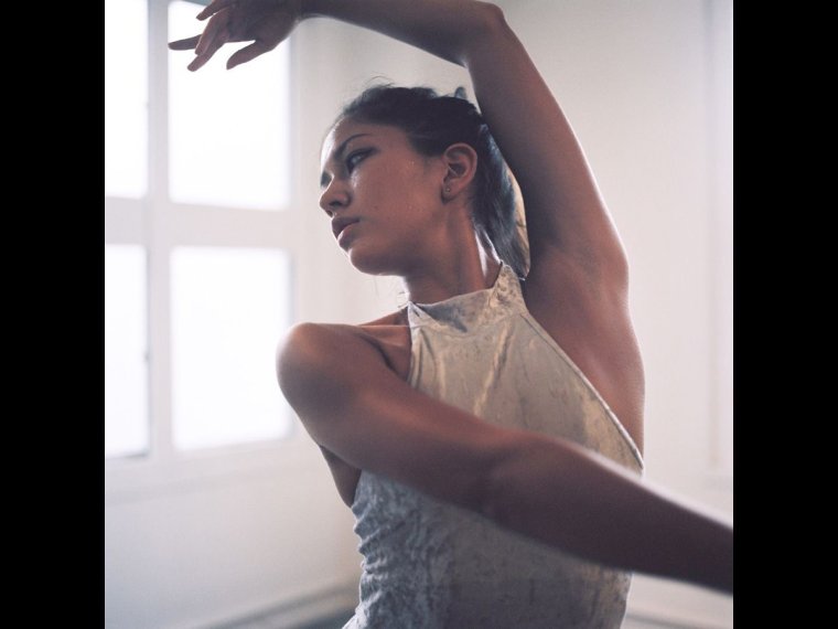 Sonoya Mizuno из машины