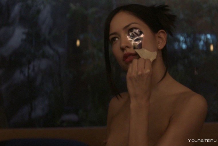 Соноя Мидзуно из машины