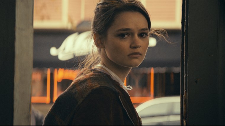 Сиэра Браво красных браслетах