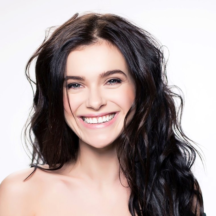 Певица Лена Темникова