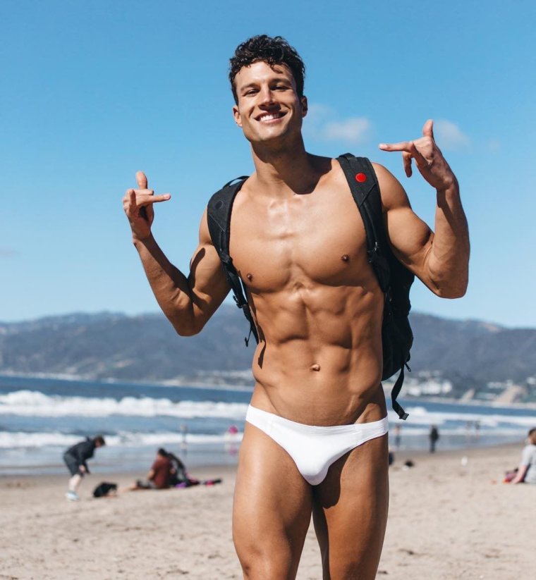 Пляжные парни