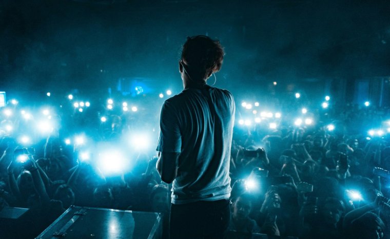 Олег ЛСП сзади