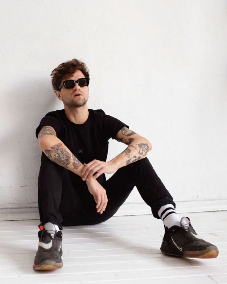 Олег ЛСП В полный рост