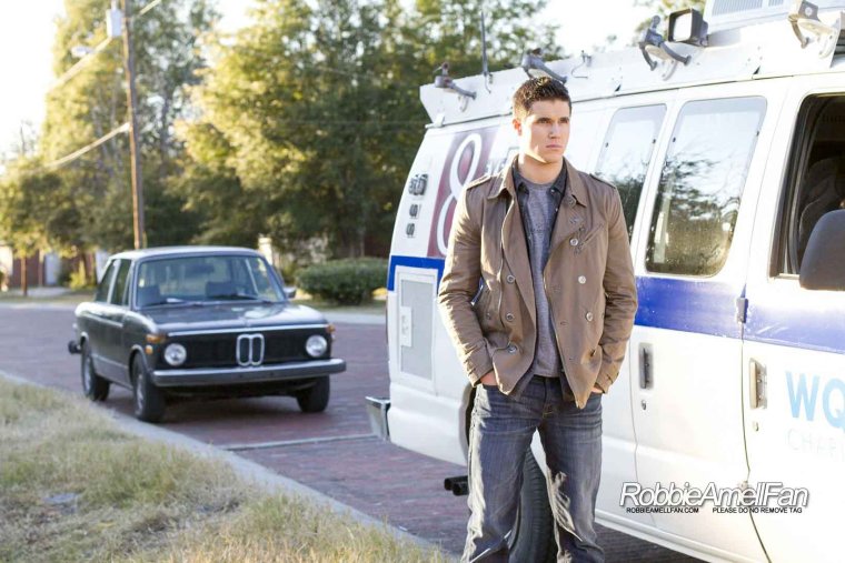 Робби Амелл тело