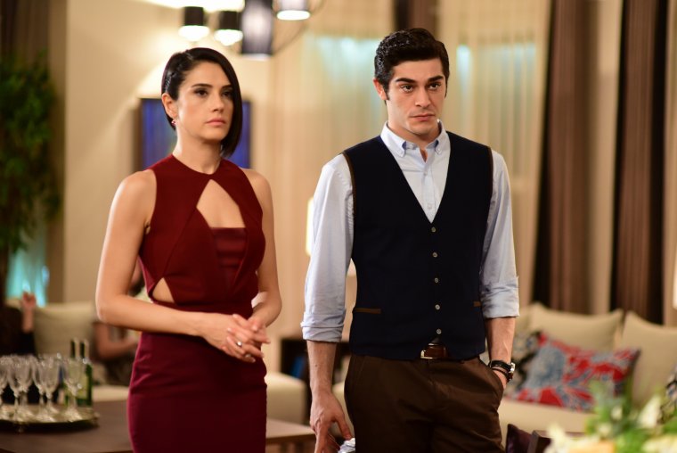 Бурак Дениз Королева ночи