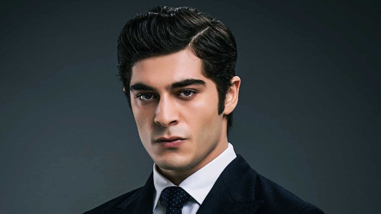 Турецкий актёр Бурак Дениз