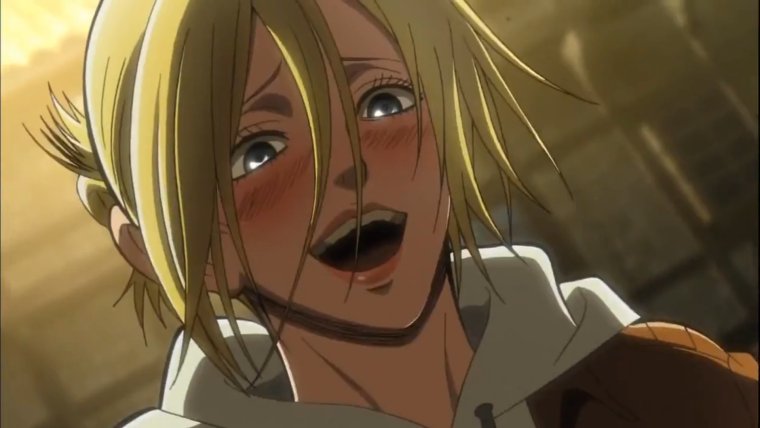 Энни Леонхарт атака титанов