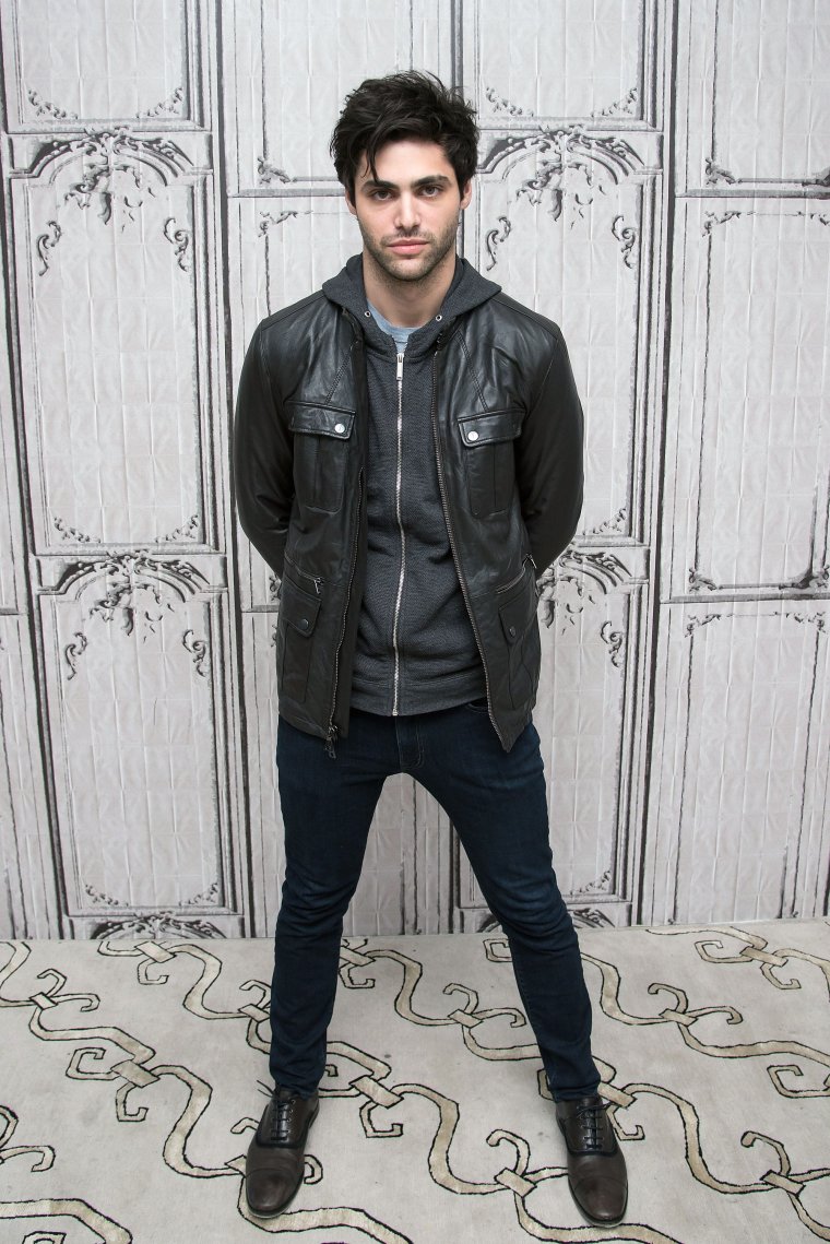 Мэттью Даддарио голый