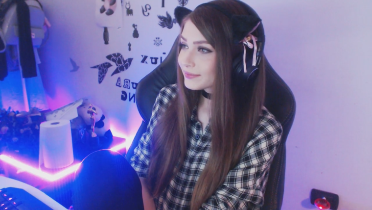 Карина стримерша стримит